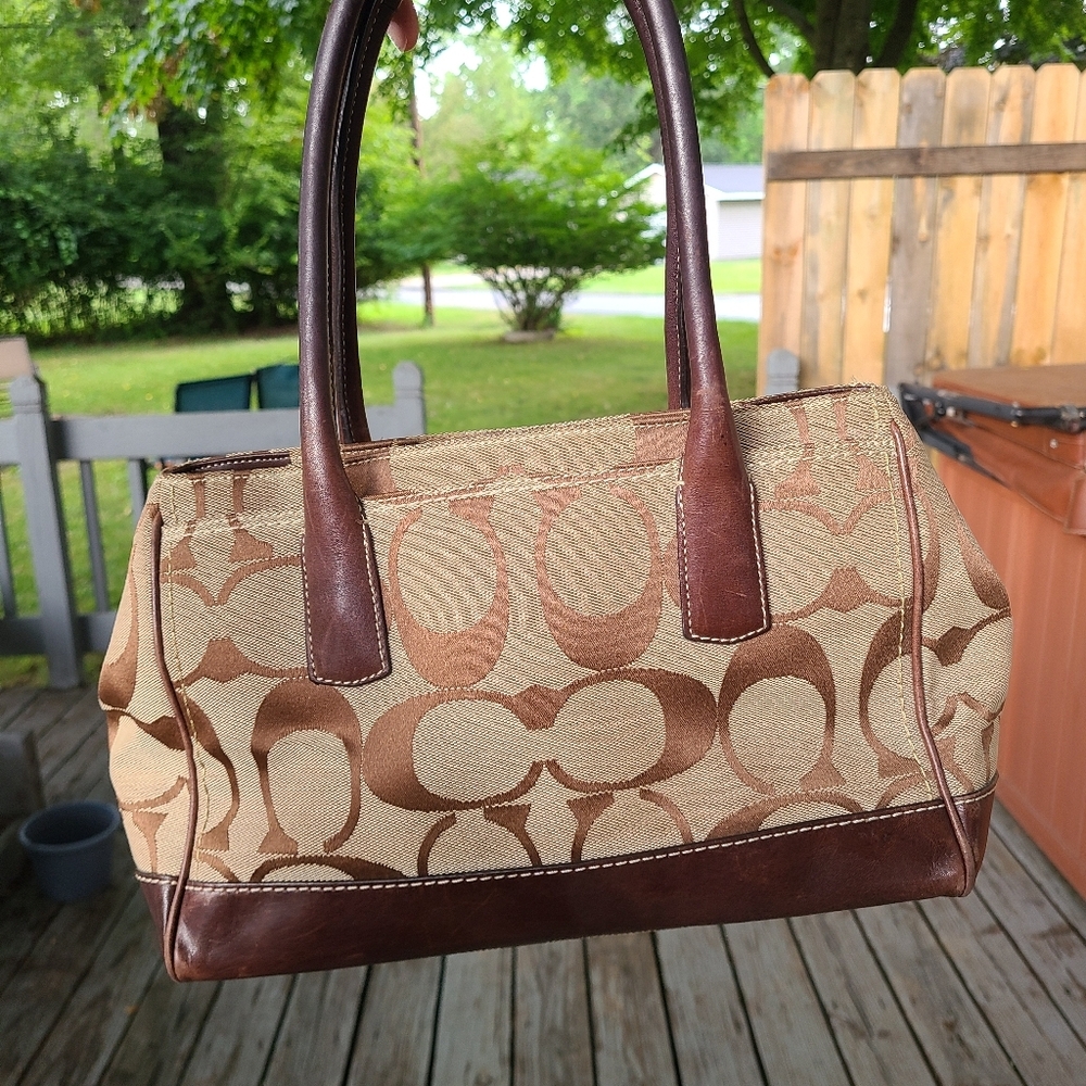 Coach Hamptons Madeline Signature Satchel Bag 12463 - Picture 14 of 16